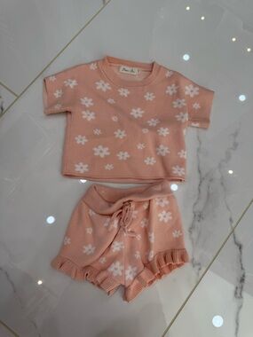 Baby knit ruffle matching set